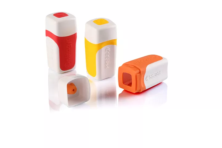 Red, yellow and orange bi-material packaging for dental implants